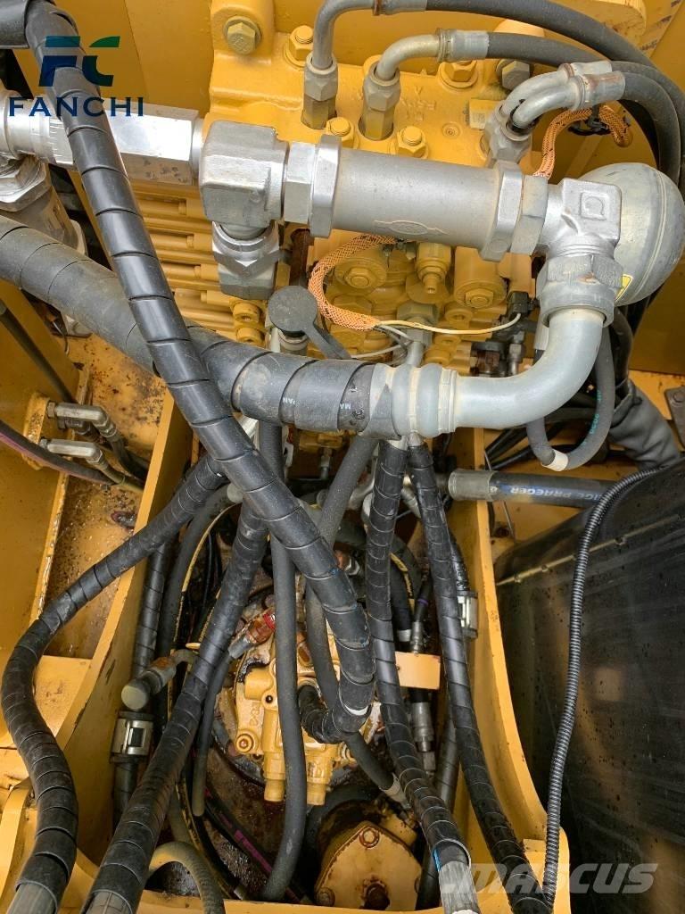 CAT 307 حفارات زحافة
