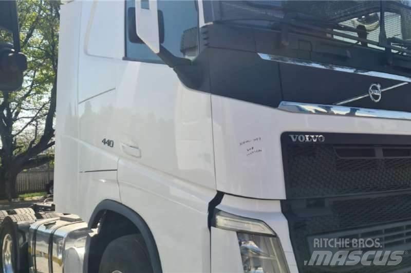 Volvo FH 440 شاحنات أخرى