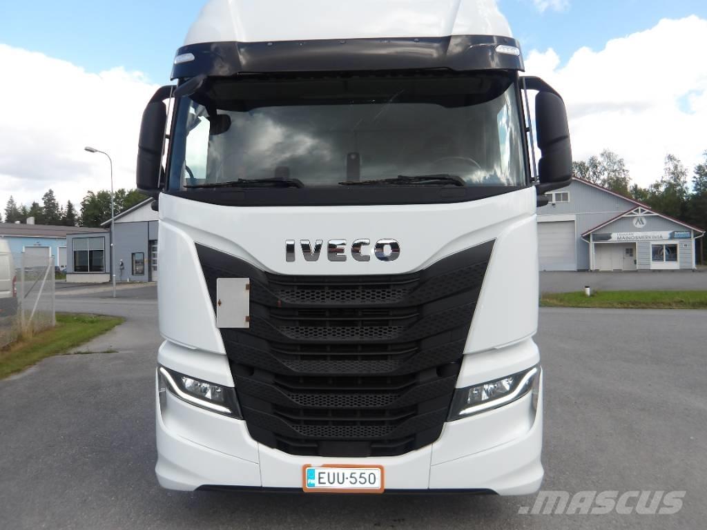 Iveco AS 440 STX وحدات الجر