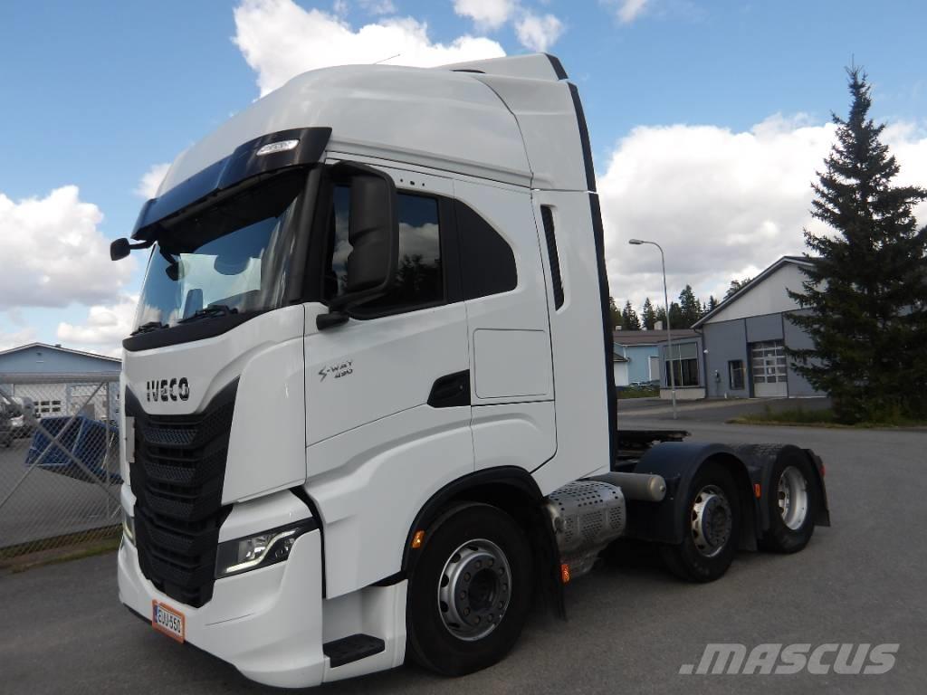 Iveco AS 440 STX وحدات الجر