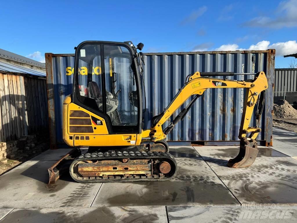CAT 302.4 D حفارات صغيرة أقل من 7 طن (حفارات صغيرة)