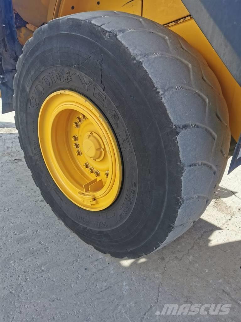 Volvo L110G لوادر بعجل