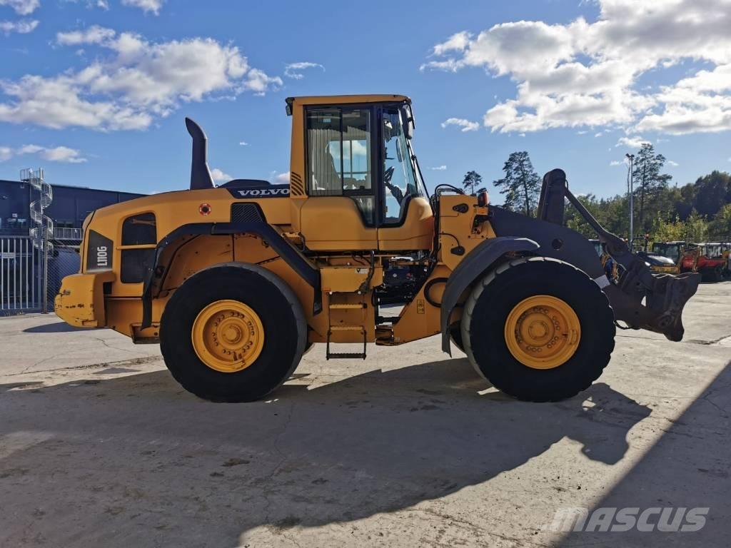 Volvo L110G لوادر بعجل