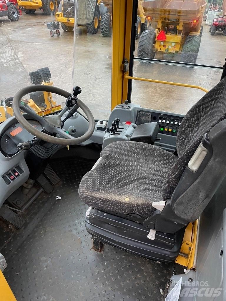 Volvo L60E لوادر بعجل