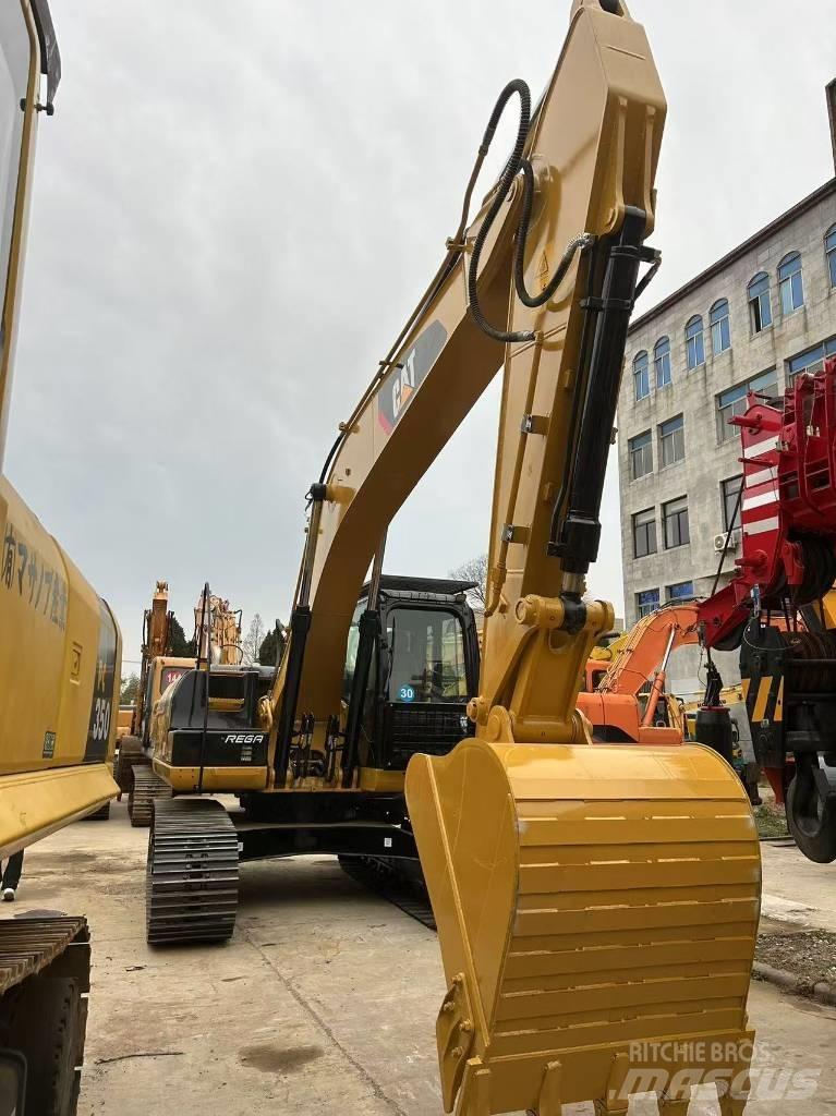 CAT 320 D حفارات زحافة