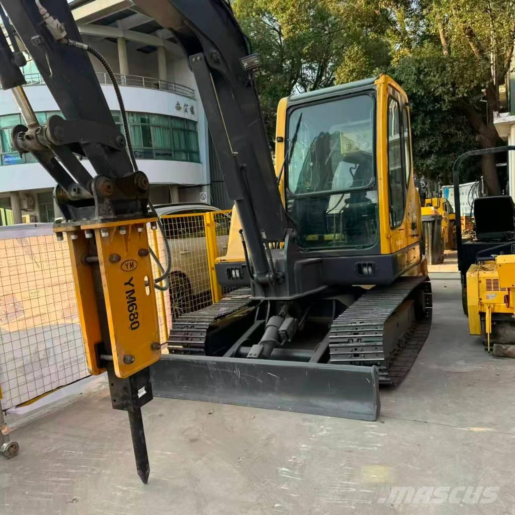 Volvo EC55 D حفارات زحافة