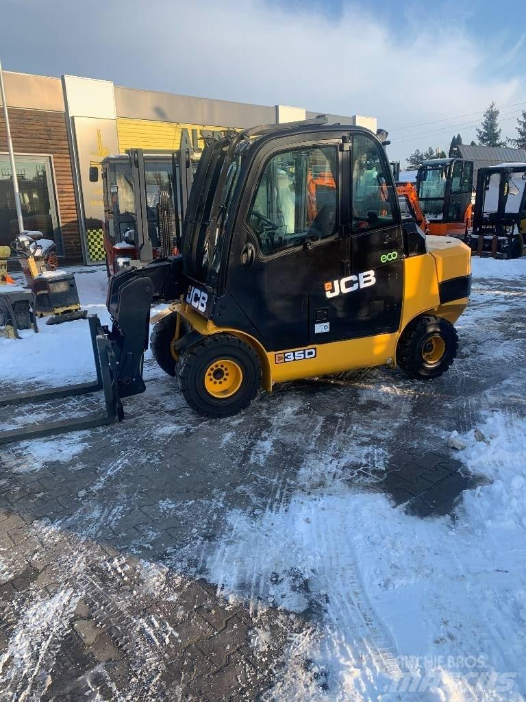 JCB TLT 35 D مناولات متداخلة