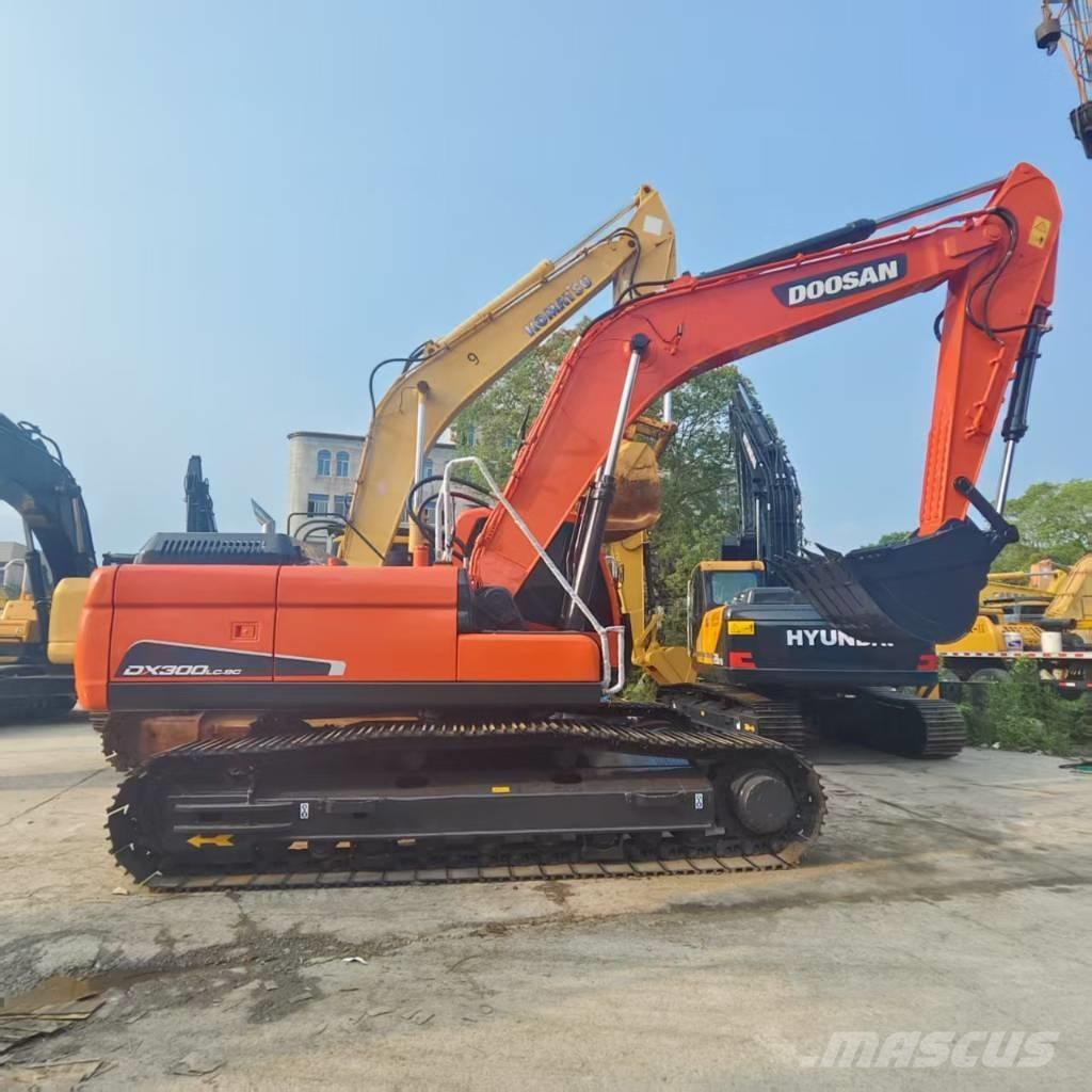 Doosan DX 300 LC حفارات زحافة