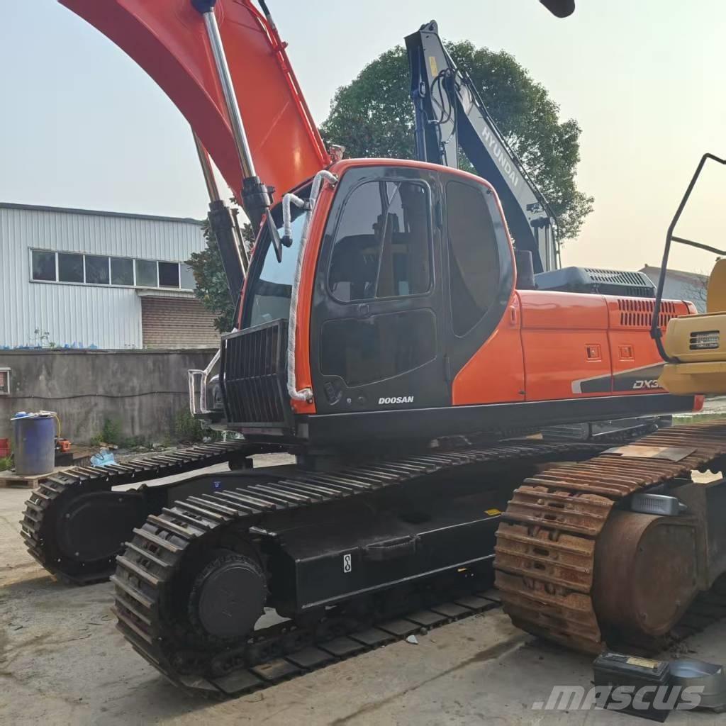 Doosan DX 300 LC حفارات زحافة
