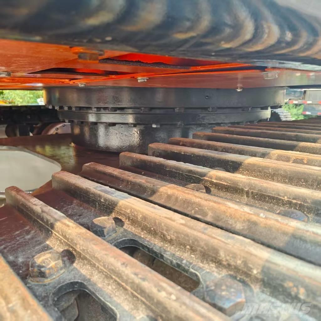 Doosan DX 300 LC حفارات زحافة