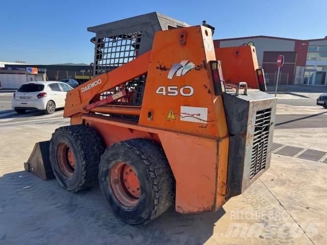 Daewoo 450P لوادر انزلاقية التوجيه