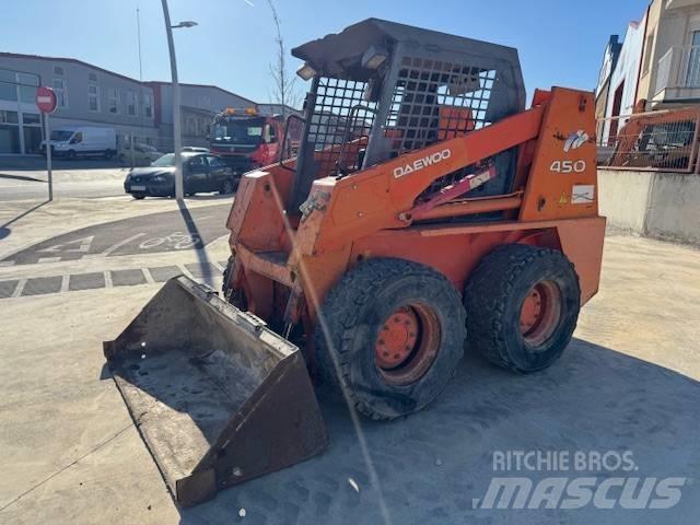 Daewoo 450P لوادر انزلاقية التوجيه