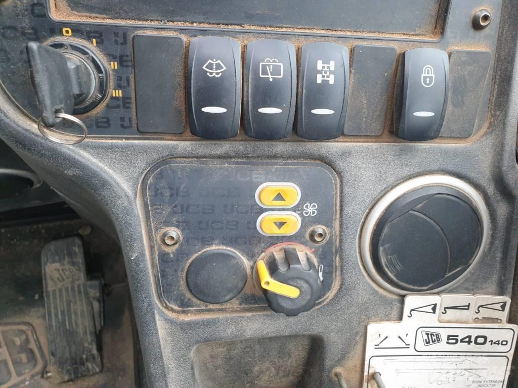 JCB 540-140 مناولات متداخلة