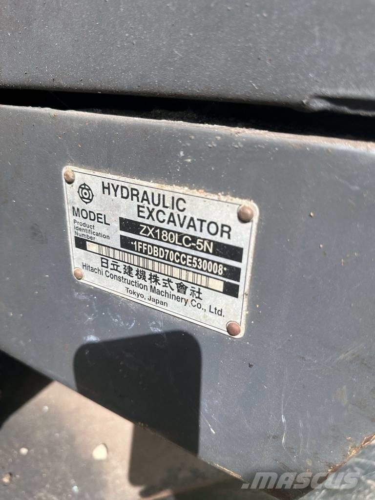 Hitachi ZX 180 LC حفارات زحافة