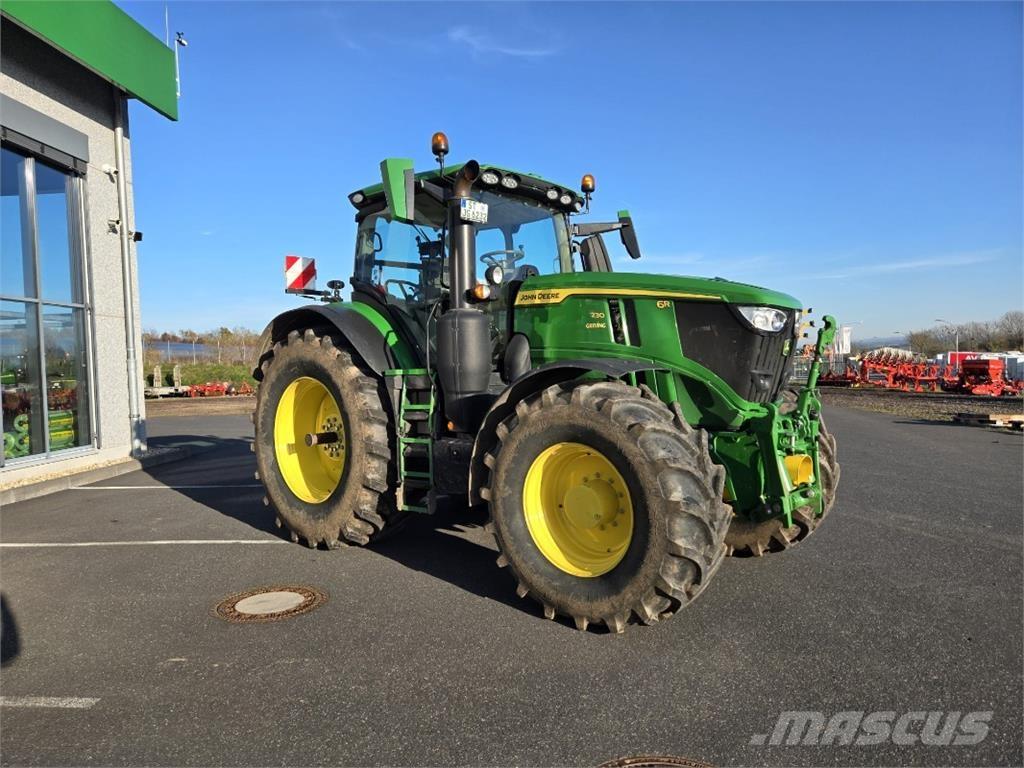 John Deere 6R230 الجرارات