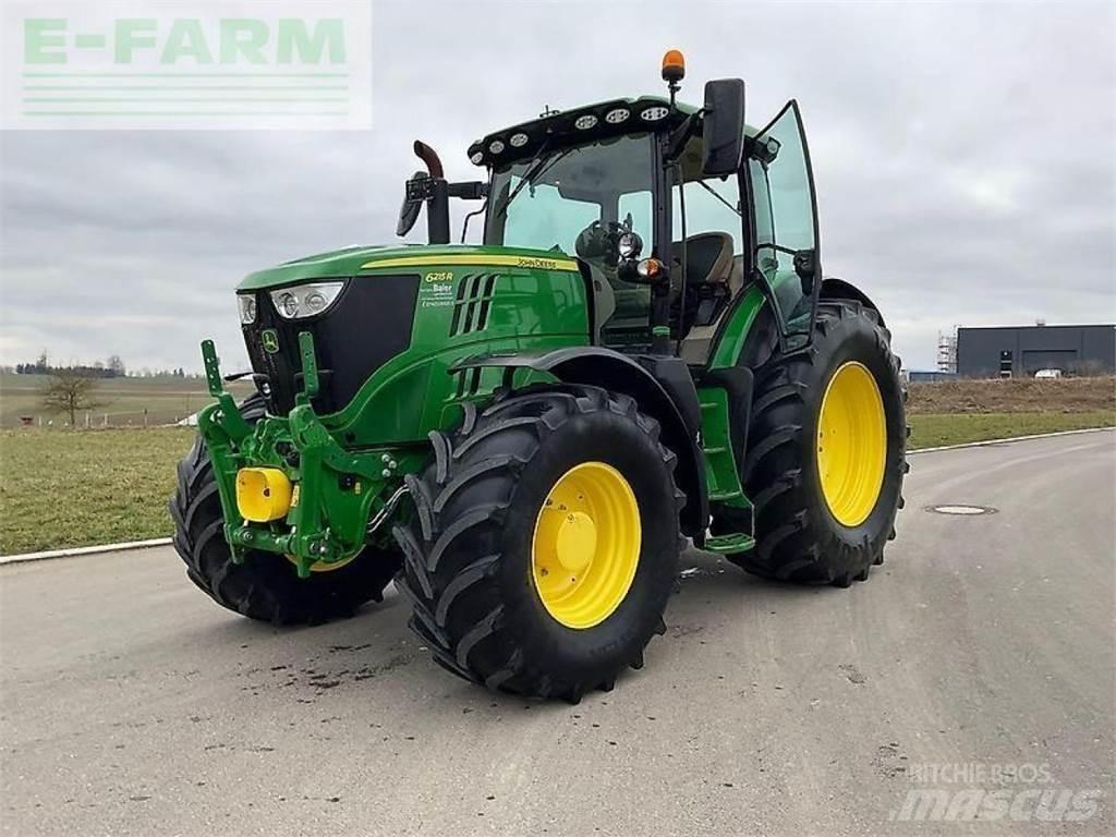 John Deere 6215 r الجرارات