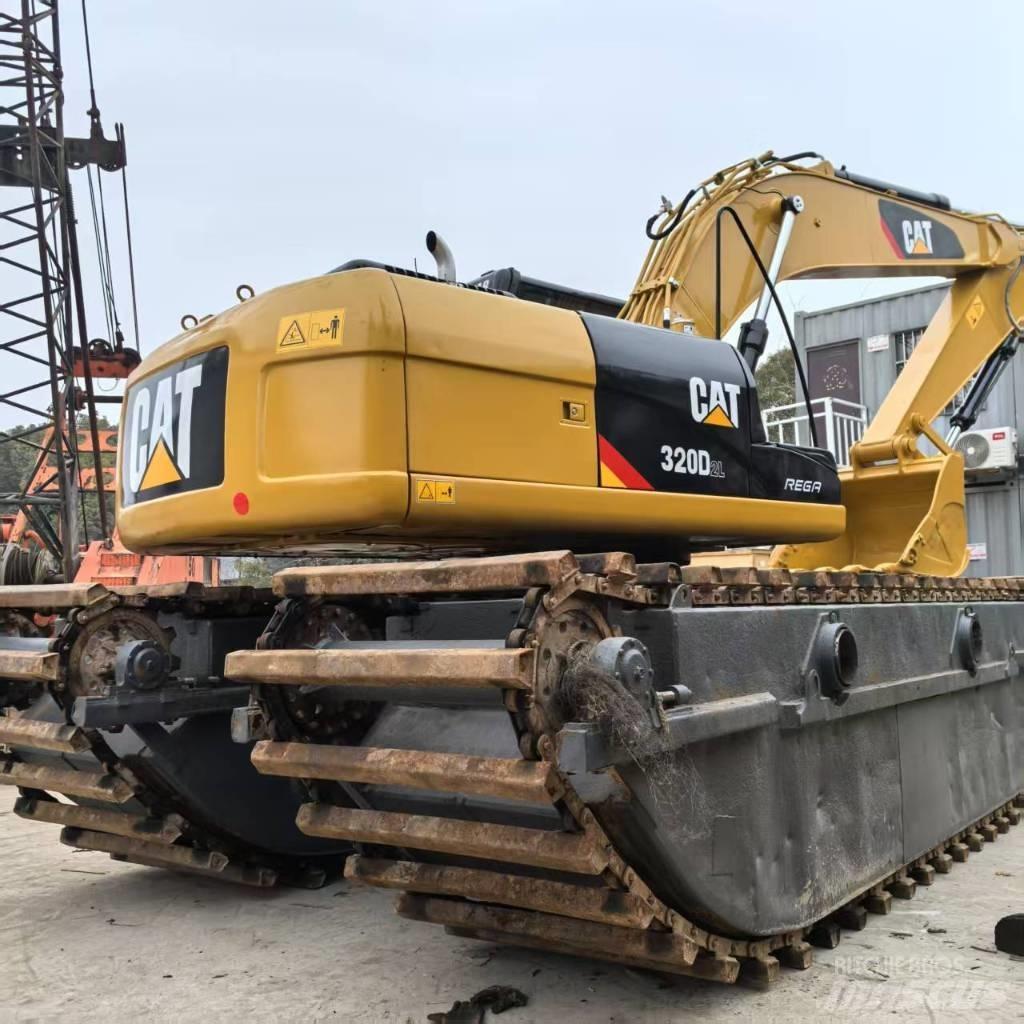 CAT 320 D الحفارات البرمائية