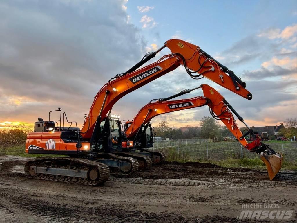 Doosan DX 255 حفارات زحافة