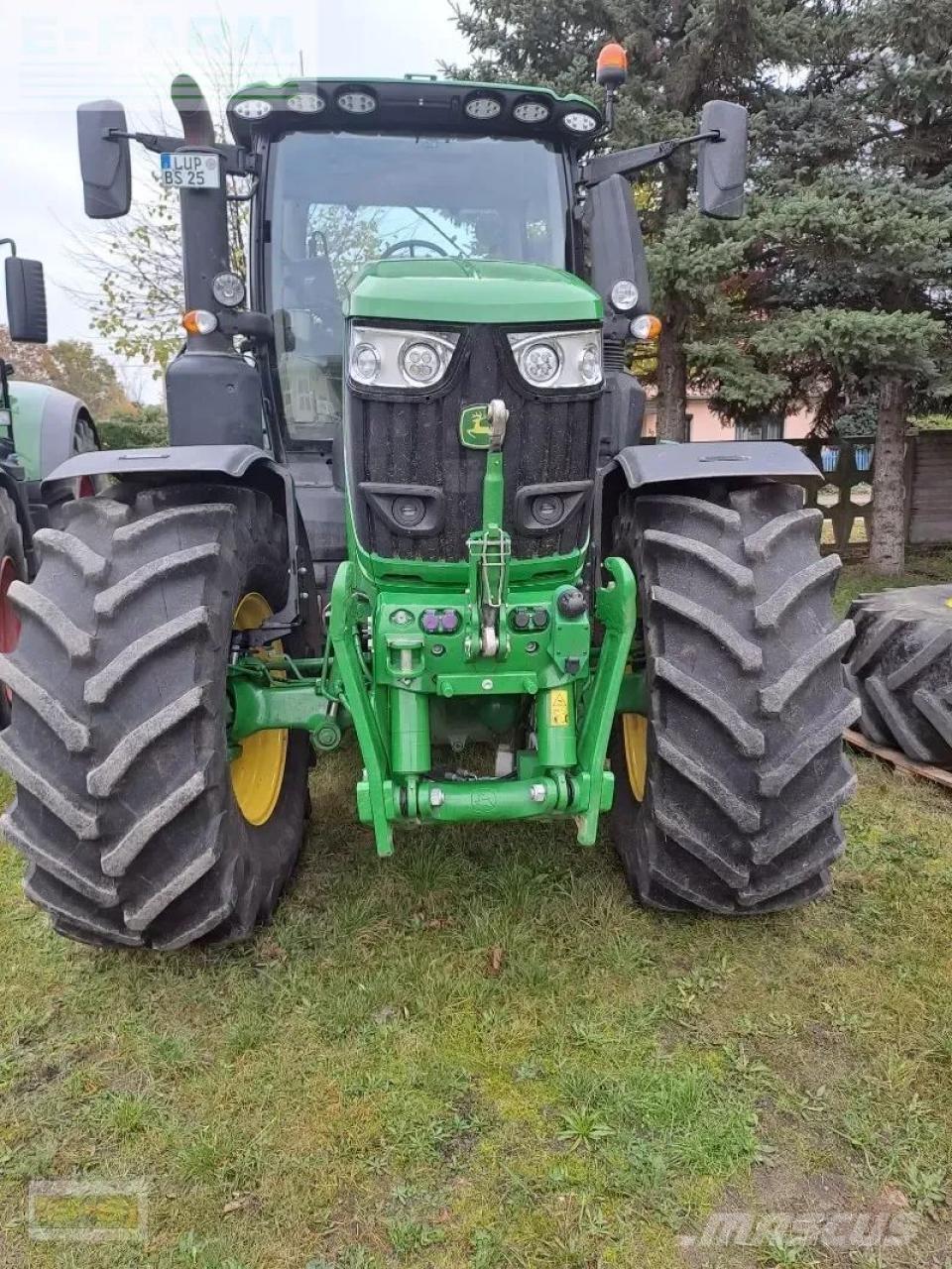 John Deere 6r250 الجرارات