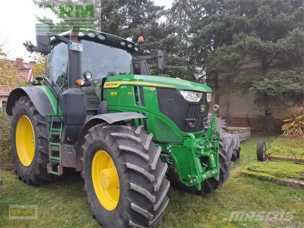 John Deere 6r250 الجرارات