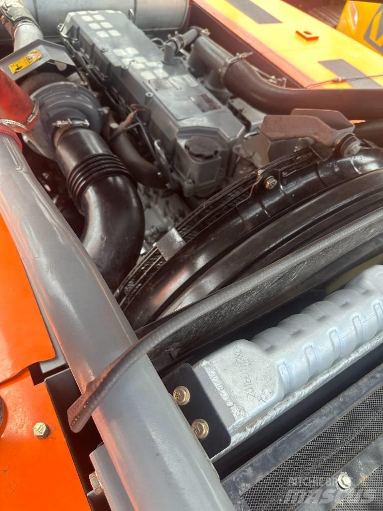 Hitachi ZX 350 حفارات زحافة