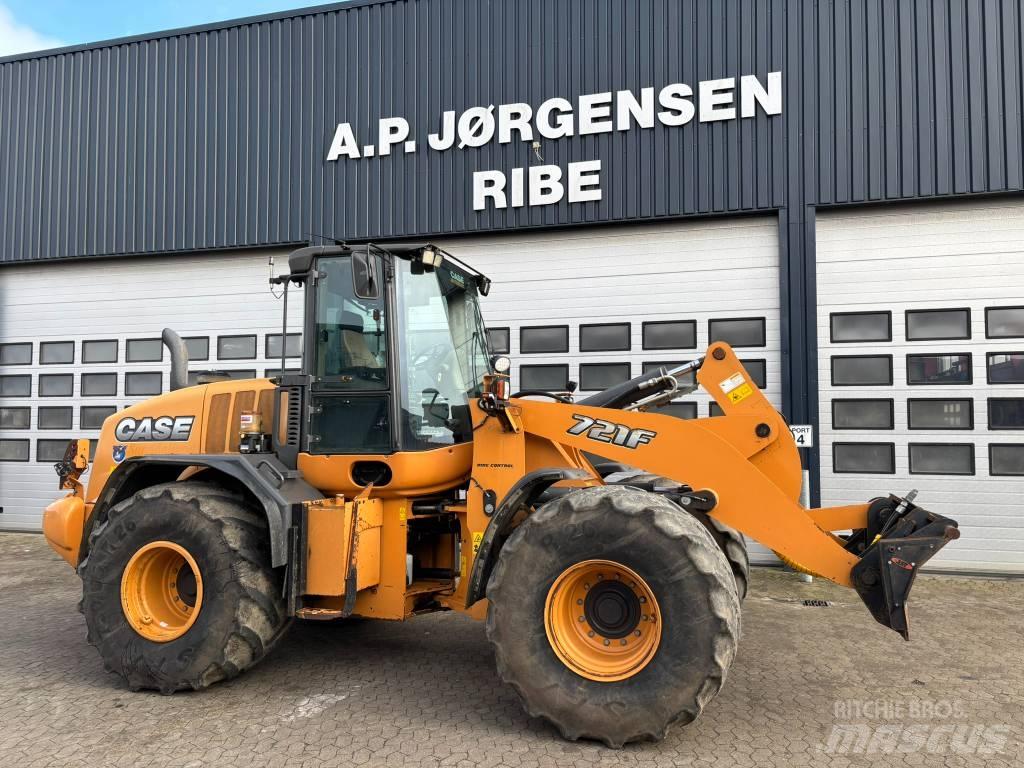 Case IH 721 F 721 F لوادر متعددة الأغراض