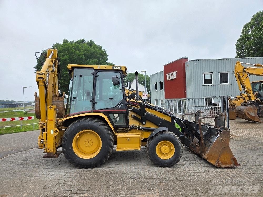 CAT 432D لوادر ذات جرافات عكسية