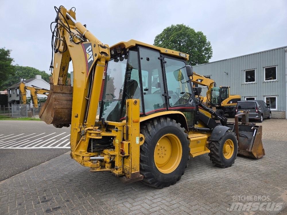 CAT 432D لوادر ذات جرافات عكسية