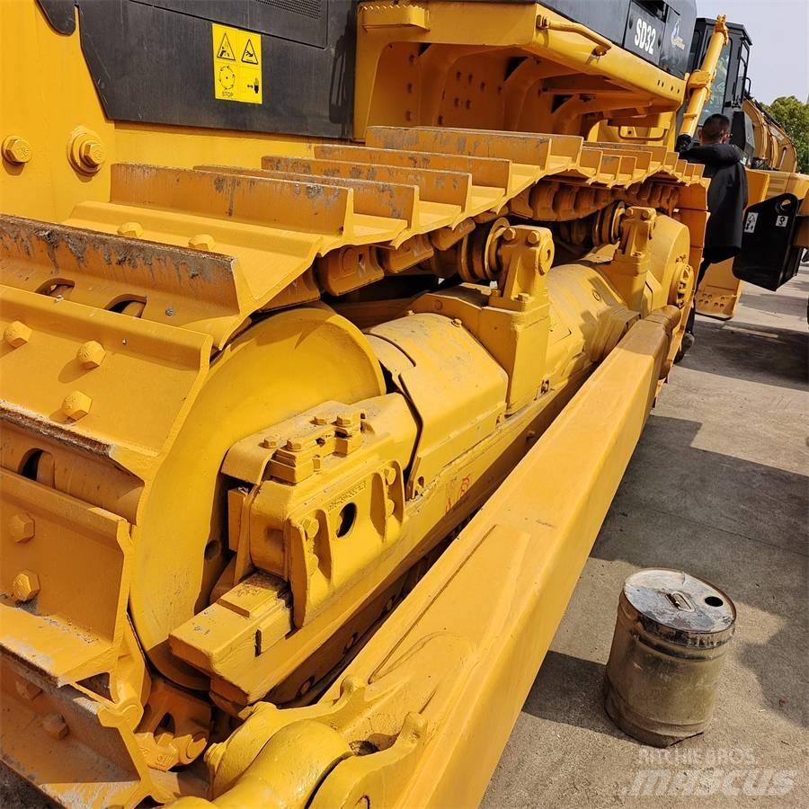 Shantui SD 32 بلدوزرات مجنزرة
