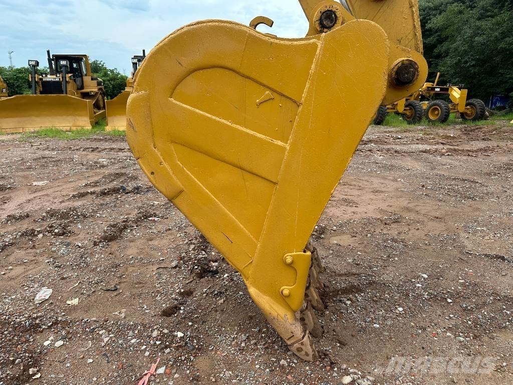 CAT 330 CL حفارات زحافة