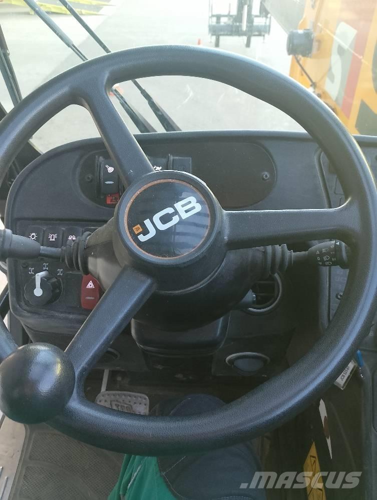 JCB Roto 5.55-210R مناولات متداخلة