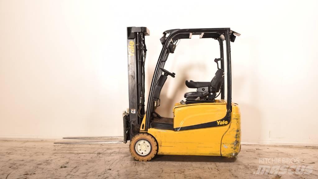 Yale ERP 18 VT شاحنات ذات رافعات شوكية تعمل بالكهرباء