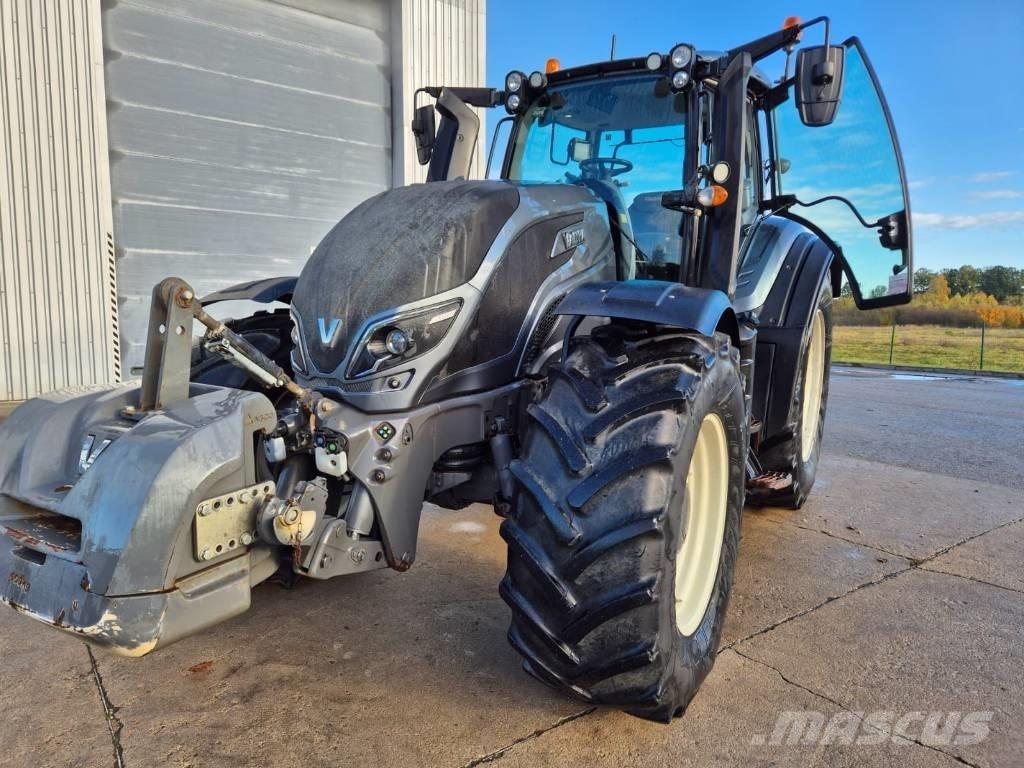 Valtra T 254 الجرارات