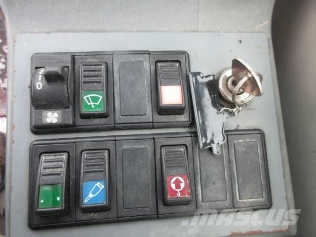 Bobcat 444 حفارات زحافة