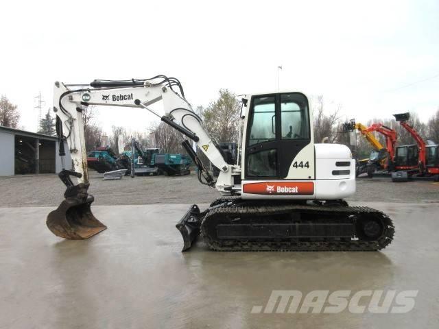 Bobcat 444 حفارات زحافة