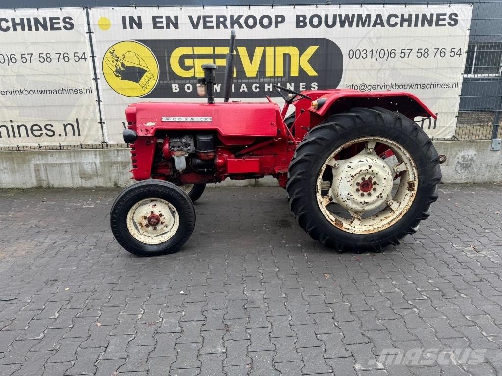 McCormick Oltimer الجرارات