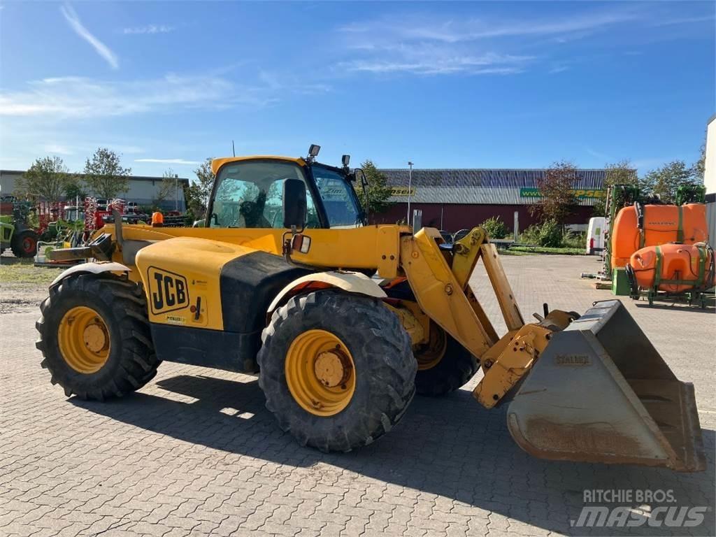 JCB 530-70 مناولات متداخلة