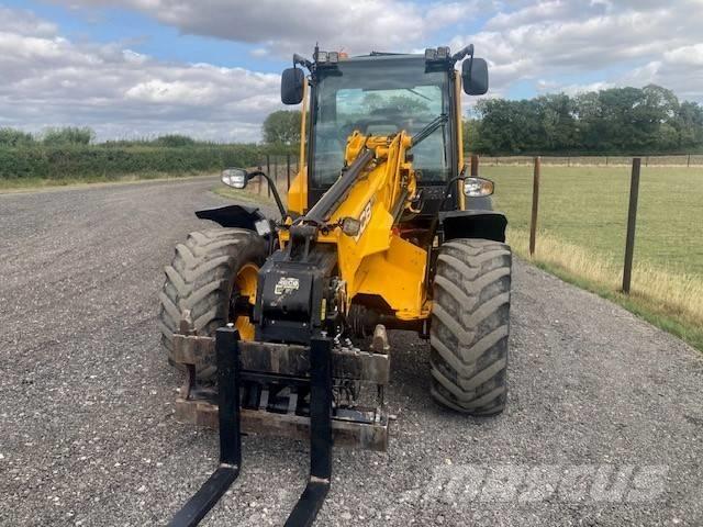 JCB TM 320 S معدات مناولة لأغراض الزراعة