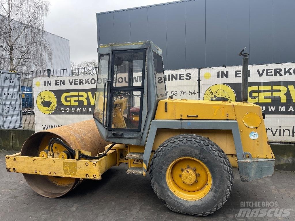 Bomag BW 172 D-2 مداحل ثنائية الاسطوانة