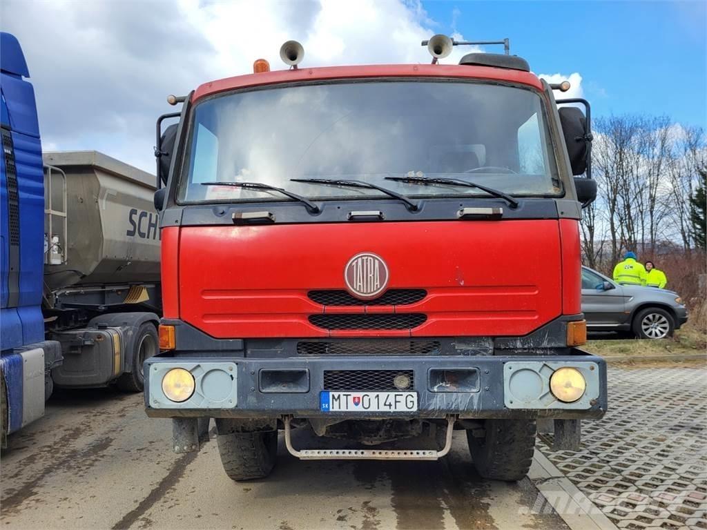 Tatra T 815 8X8 شاحنات قلابة