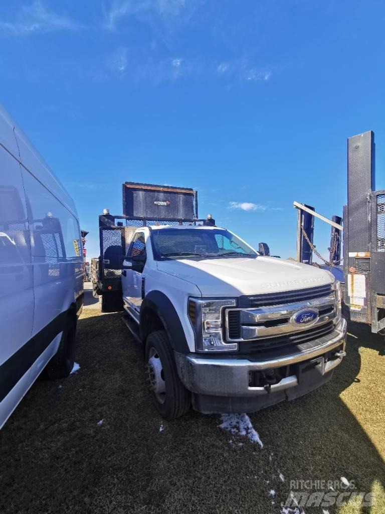 Ford F 550 XLT شاحنات مسطحة/مفصلية الجوانب