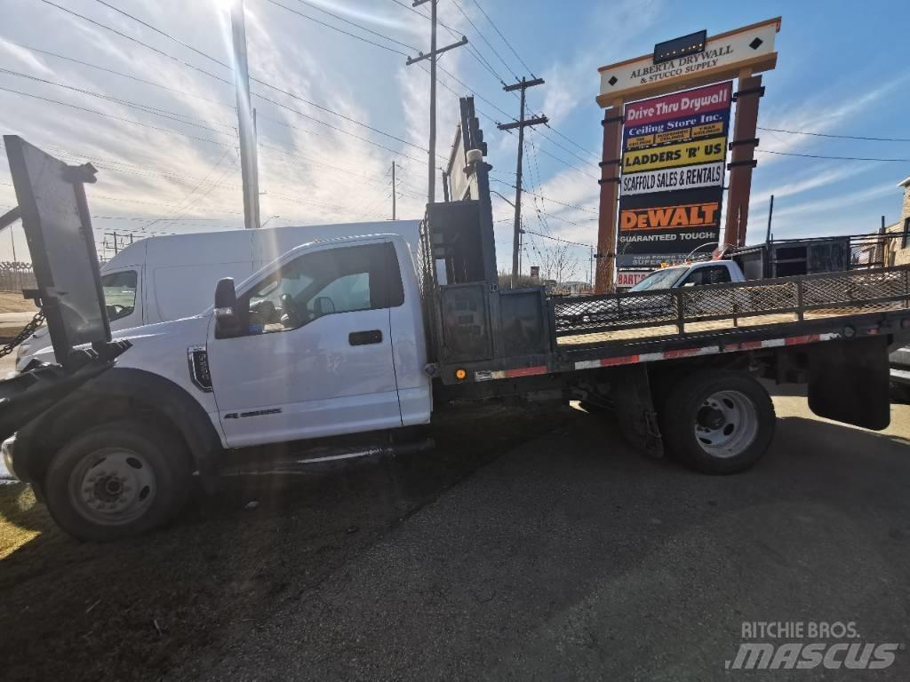 Ford F 550 XLT شاحنات مسطحة/مفصلية الجوانب