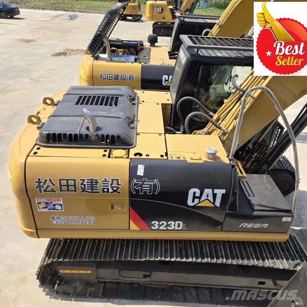 CAT 323 D L حفارات زحافة