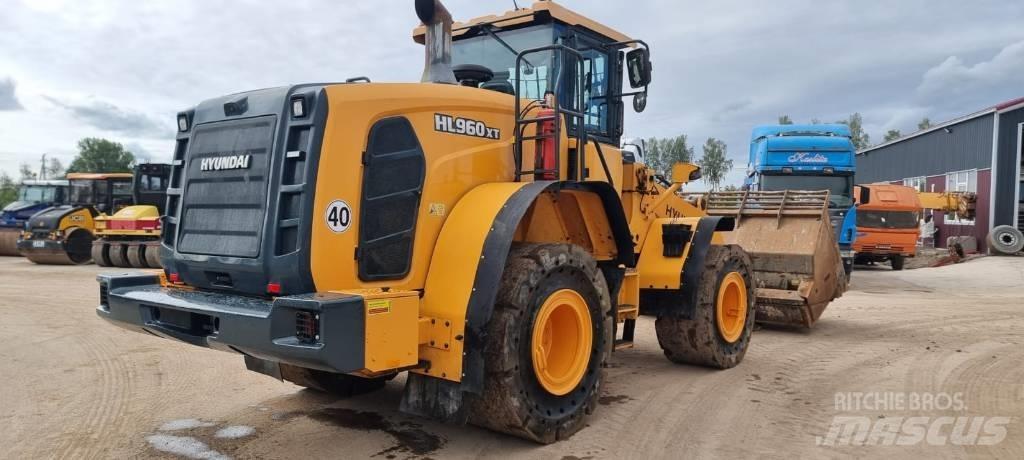 Hyundai HL 960 لوادر بعجل