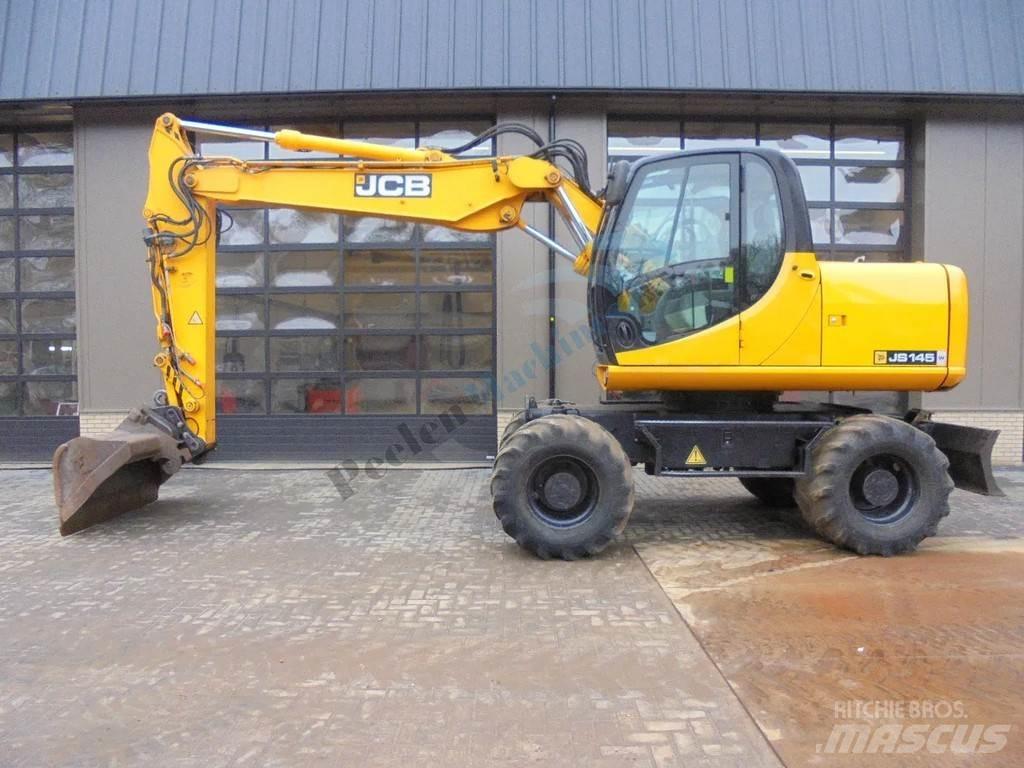 JCB 145W حفارات بعجل