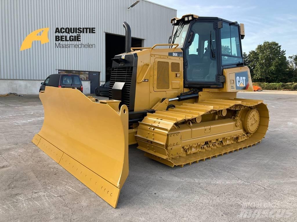 CAT D 6 K 2 LGP بلدوزرات مجنزرة