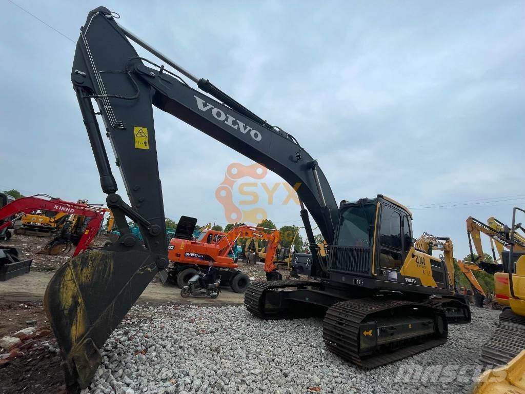 Volvo EC 240 B حفارات زحافة