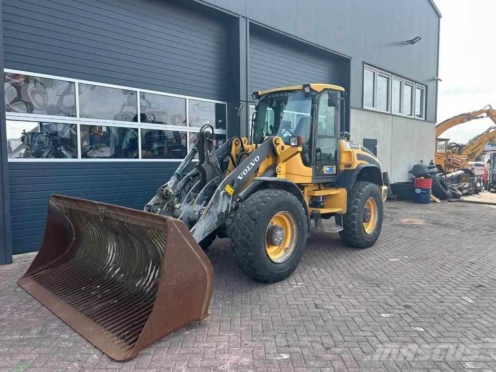 Volvo L45G لوادر بعجل