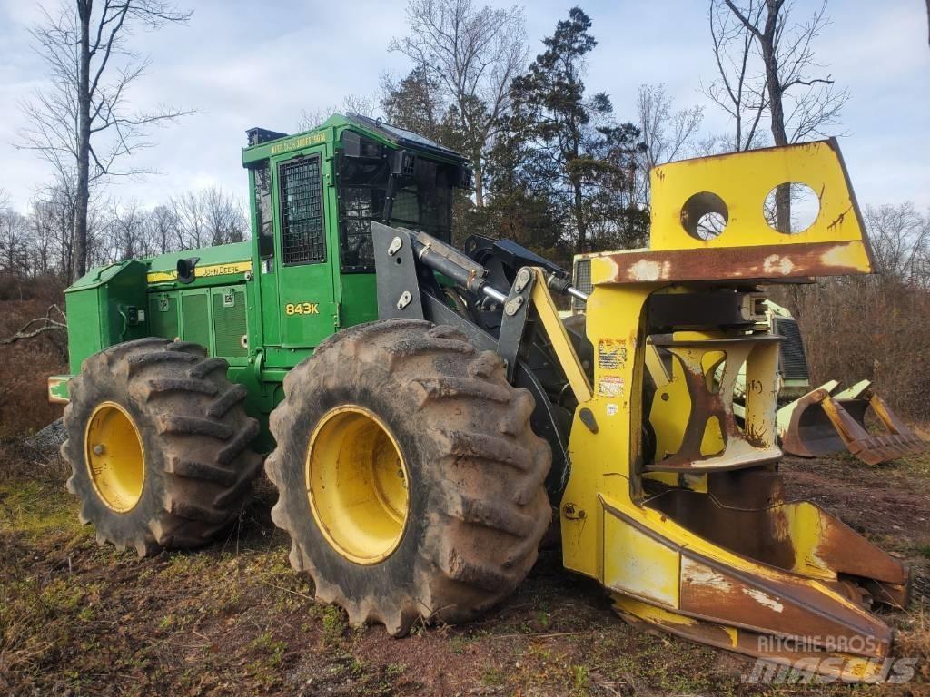 John Deere 843 K قاطعات وجامعات الأشجار