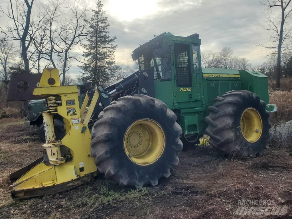 John Deere 843 K قاطعات وجامعات الأشجار